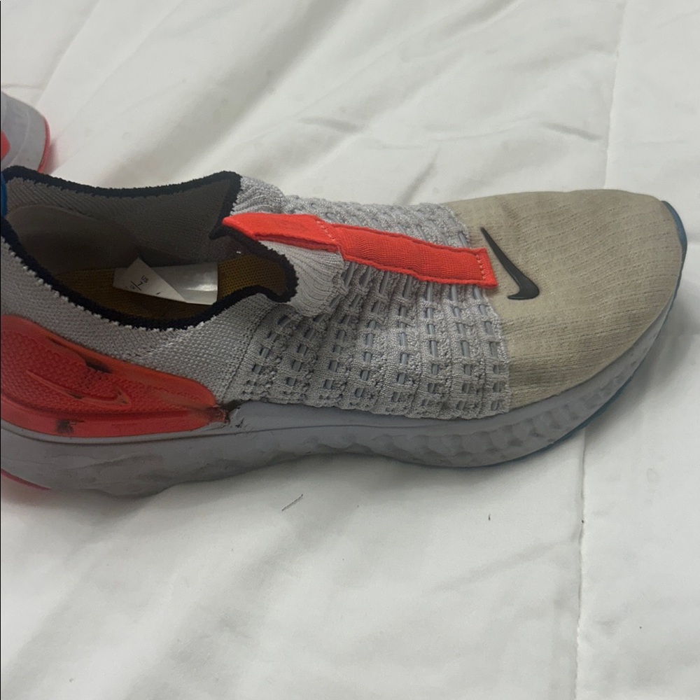 Nikes 💥 - Picture 5 of 8